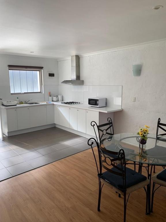 Adelaide Holiday Homes Екстер'єр фото