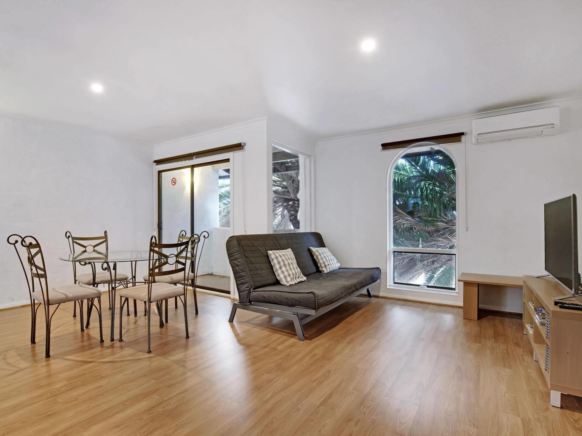 Adelaide Holiday Homes Екстер'єр фото