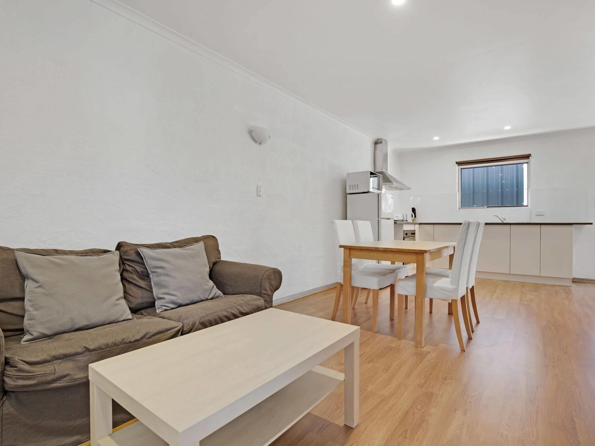 Adelaide Holiday Homes Екстер'єр фото
