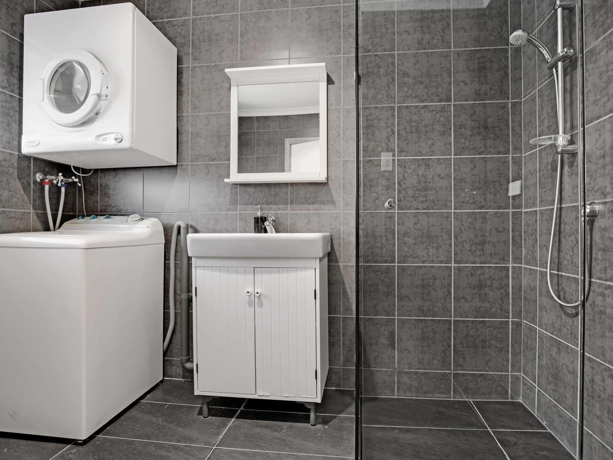 Adelaide Holiday Homes Екстер'єр фото