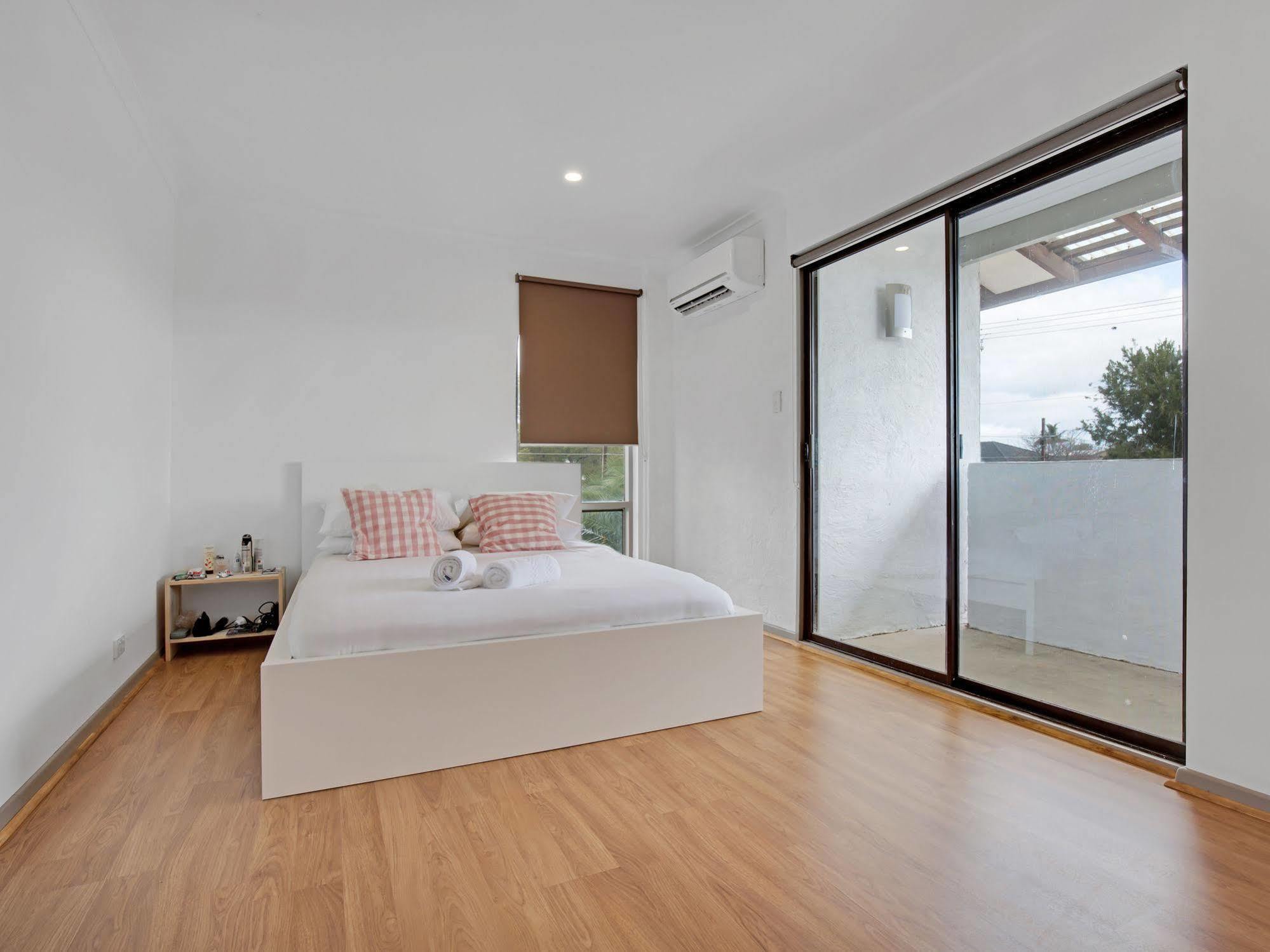 Adelaide Holiday Homes Екстер'єр фото