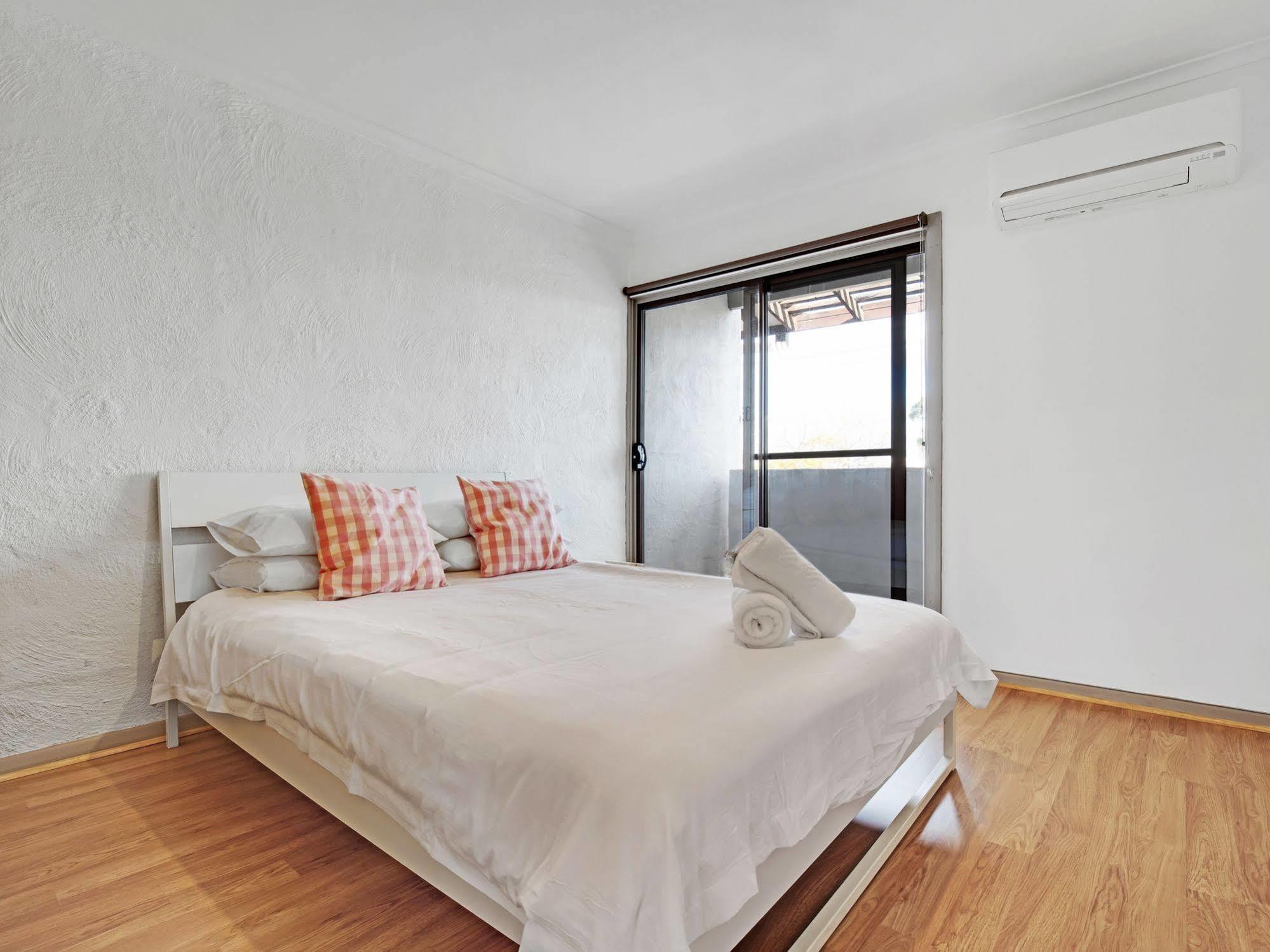 Adelaide Holiday Homes Екстер'єр фото